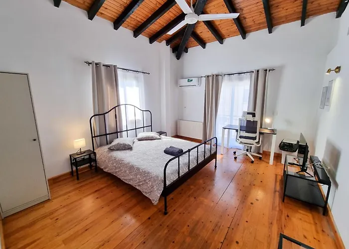 Mountains Retreat Rooms & Suites