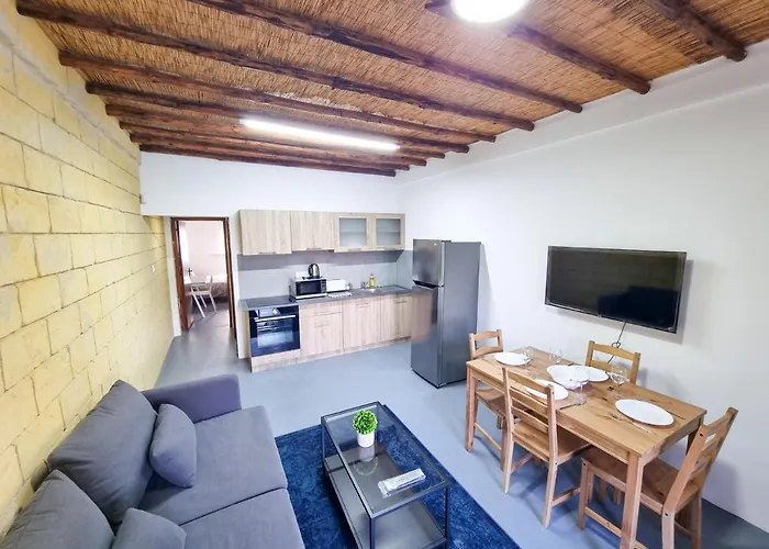 Mountains Retreat Rooms & Suites